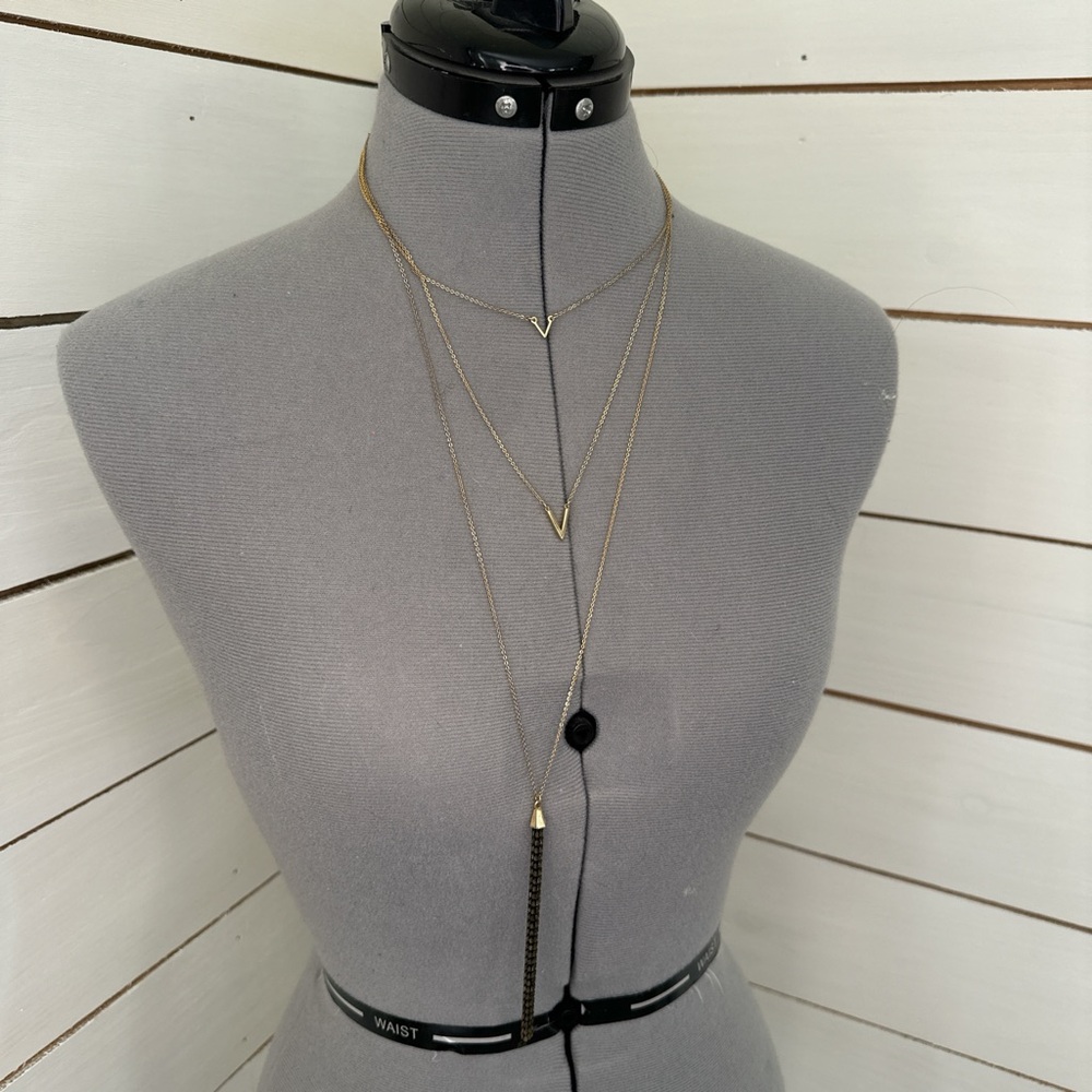 Gold Minimalist Necklace with Circular Pendant